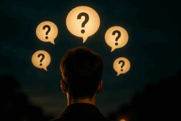 person bakifrån med pratbubblor ovanför huvudet, alla pratbubblor innehåller frågtecken
